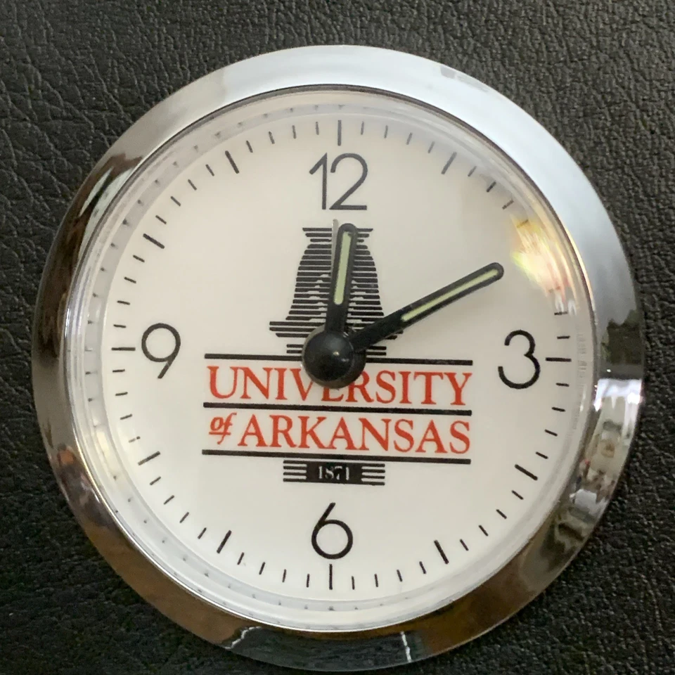 Reloj despertador de viaje Razorback de la Universidad de Arkansas. Nuevo sin caja. Foto 3 de 4