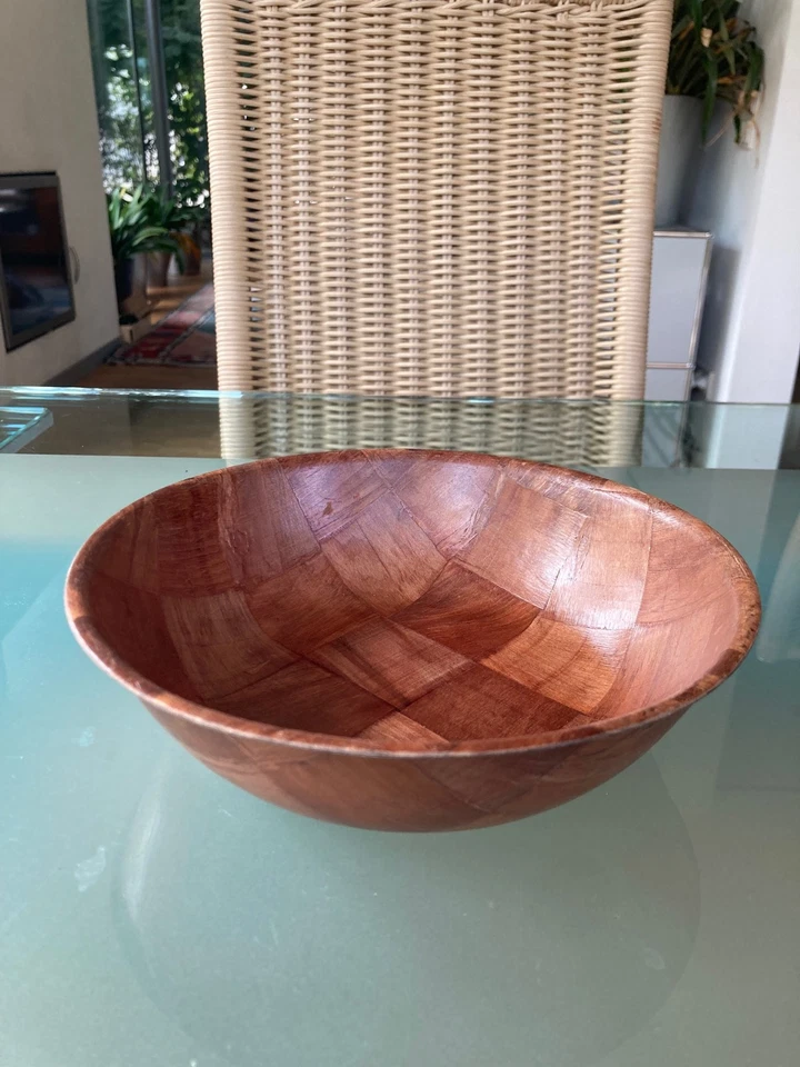 Hübsche Schale aus Bambus - NEU