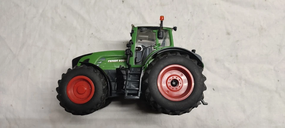 Siku 6880 Control Fendt 939 Traktor mit Fernsteuerung im Maßstab 1/32 - Bild 2 von 4
