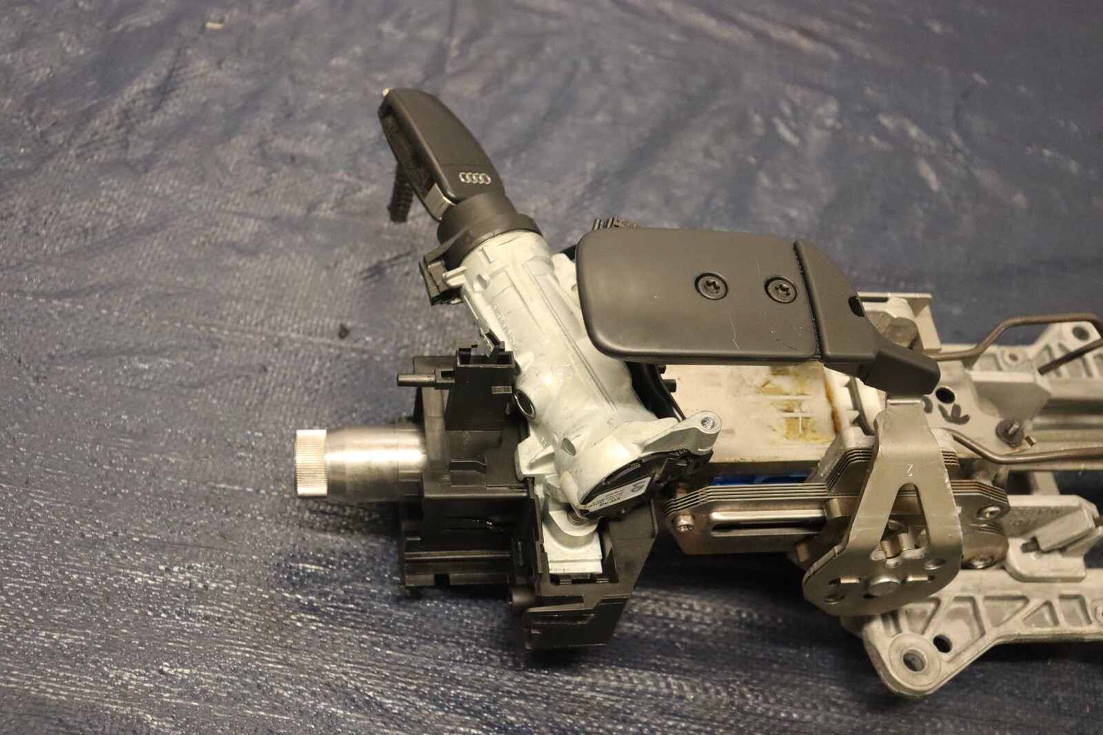 2012 AUDI R8 5.2 QUATTRO SPYDER V10 OEM STEERING COLUMN W INGITION & KEY #1256