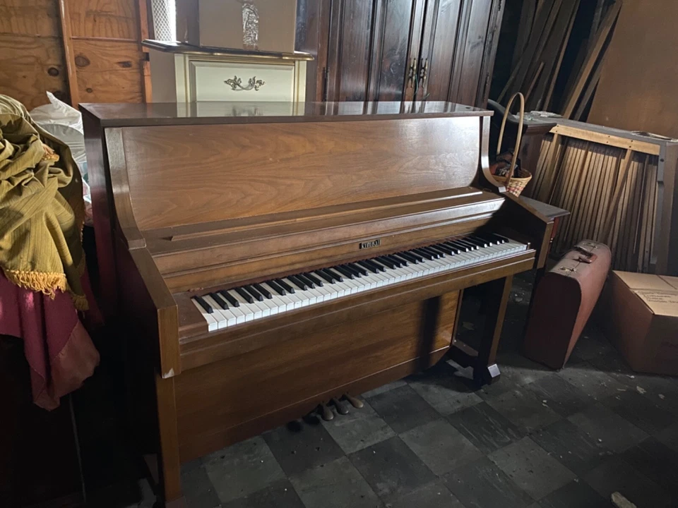 This item is a used Kimball School Upright Piano that is ideal for the home - Image 2 of 4