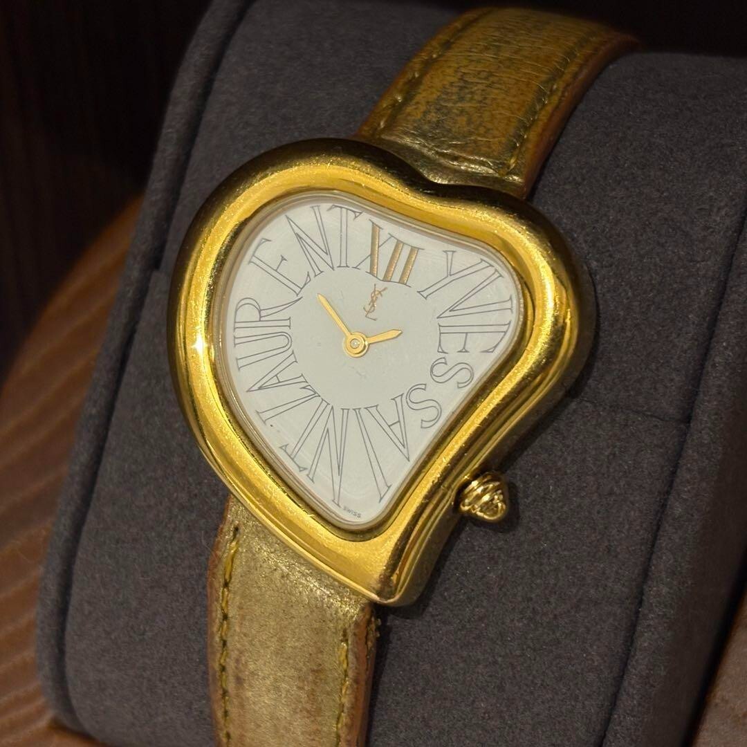 Orologio donna Yves Saint Laurent quarzo quadrante bianco analogico forma cuore dal Giappone