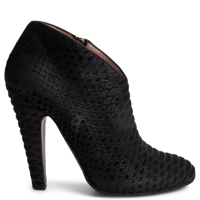 64044 auth ALAIA black LASE CUT CALF HAIR SNAKE PRINT Ankle Boots Shoes 38.5 64044 auth ALAIA black LASE CUT CALF HAIR SNAKE PRINT Ankle Boots Shoes 38.5