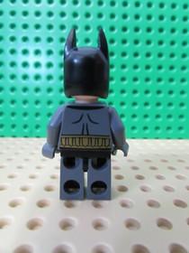 Batman Lego - Gray Suit, Gold Belt, Cape, Authentic Minifigure Legos 76012 NM