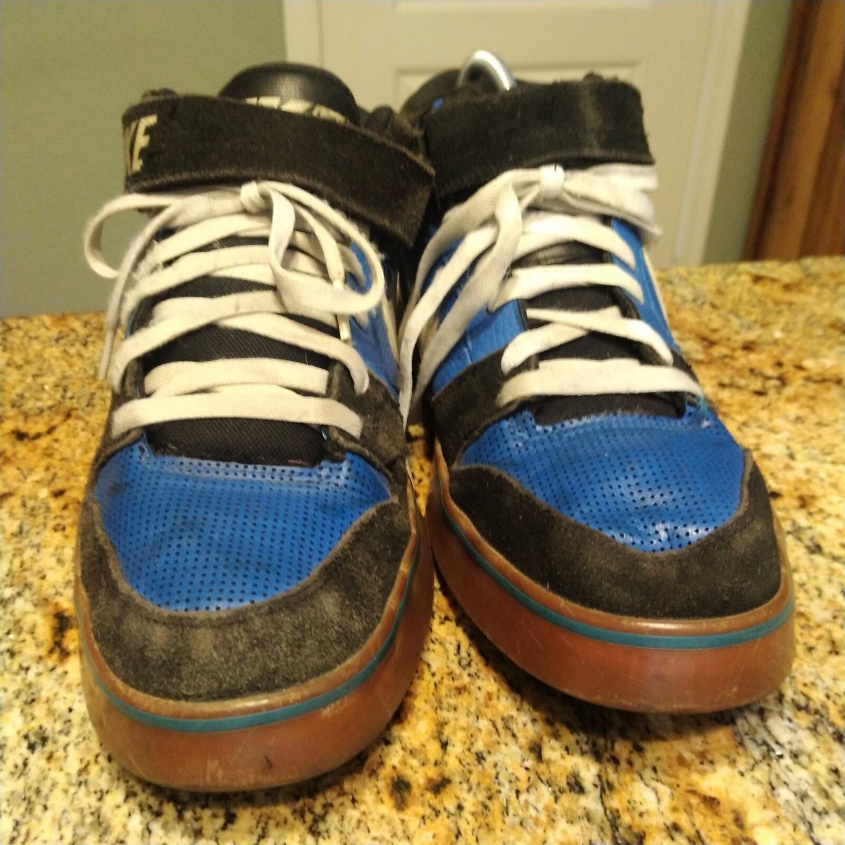 Rare Vintage 2012 NIKE Air Twilight Mid Men display picture 2