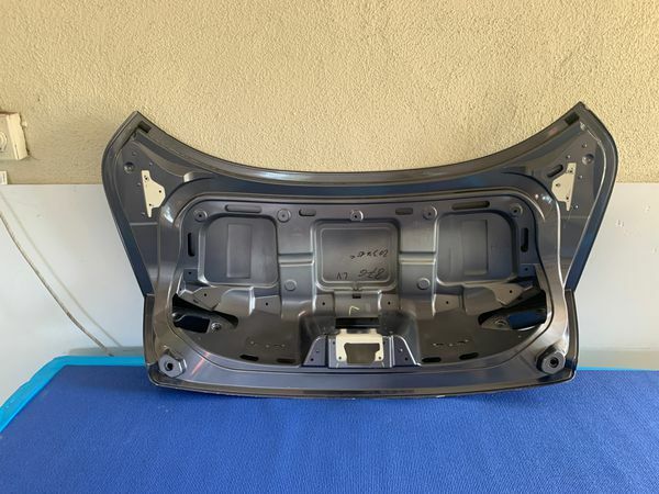 2009-2016 Maserati Gran Turismo Rear Trunk Lid lift gate Cover 80085700 OEM
