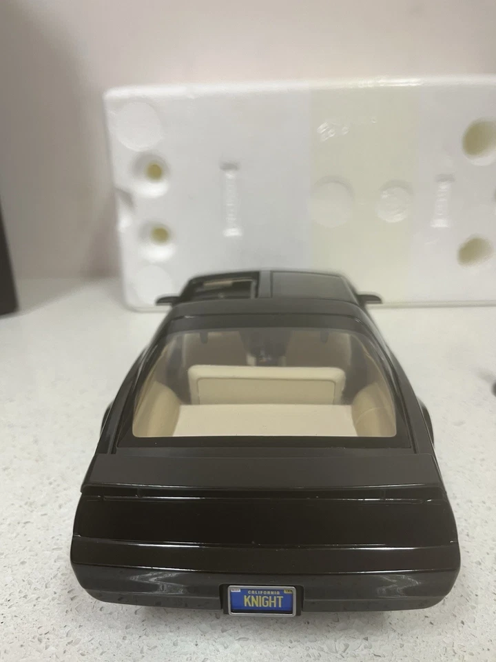 KNIGHT RIDER K.I.T.T. Knight Rider HotWheels 1:18 Scale ELITE Mattel Incomplete - Image 4 of 4