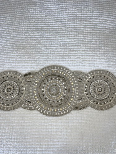 Pier 1 Imports Perlen Capiz 13x36 Zoll Tischläufer Gold/Hellbraun Hergestellt in Indien