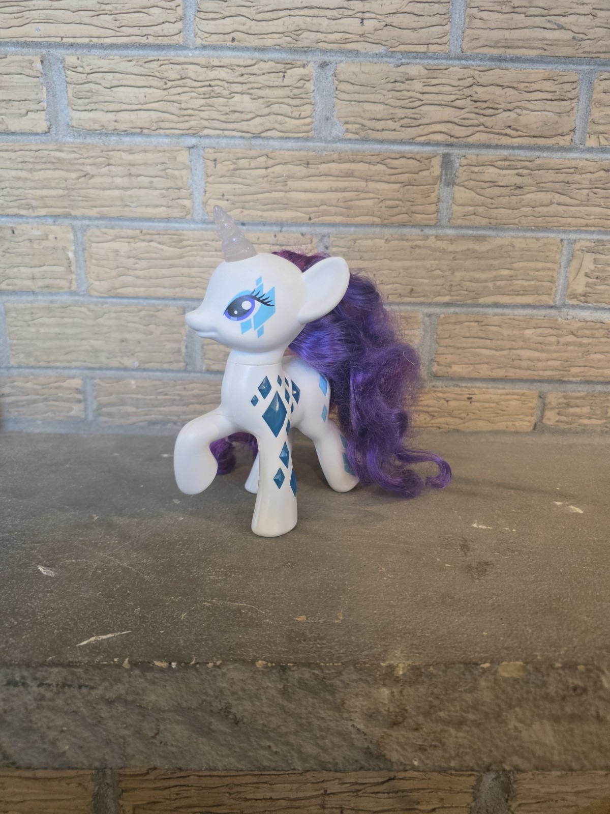 My Little Pony Rarity – Crystal Empire Light-Up Unicorn – Hasbro ...