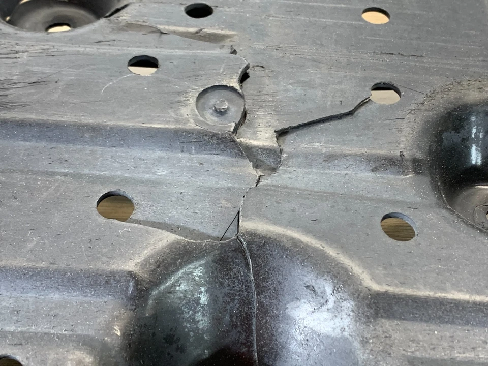 2002-2010 Lexus SC 430 Front Left Underbody Cover Panel 77267-24020 OEM *NOTE* - Imagem 3 de 4