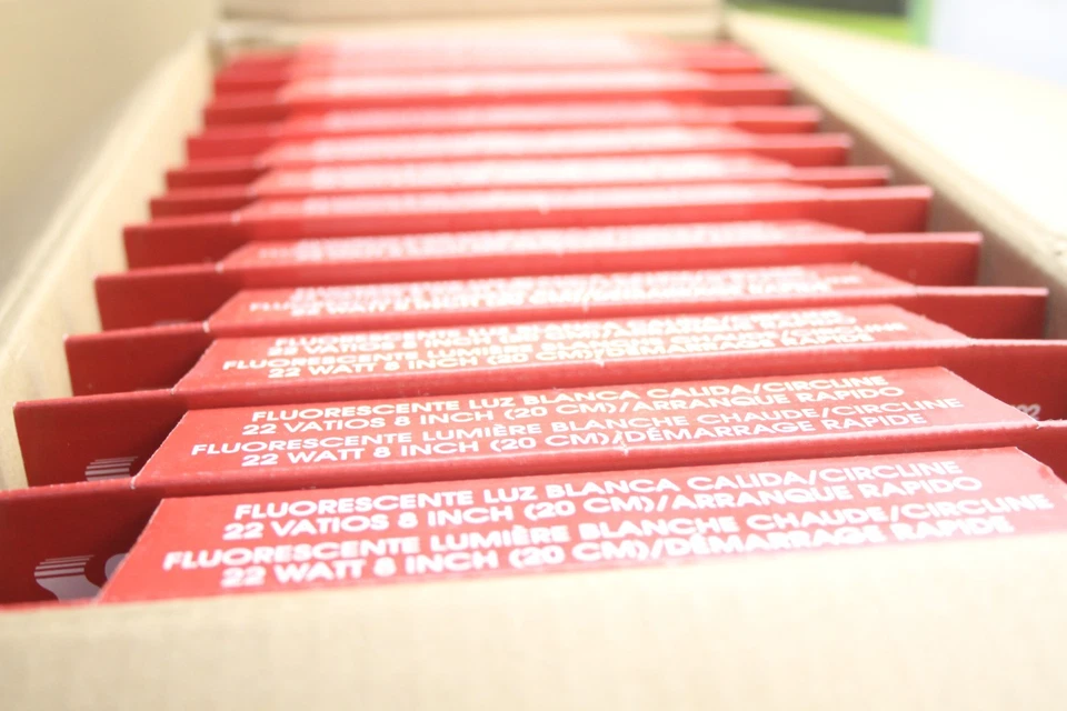 12x SATCO S6502  22-Watt CIRCLINE FC8T9/WW/RS FLUORESCENT  LIGHT BULB - Image 3 of 4