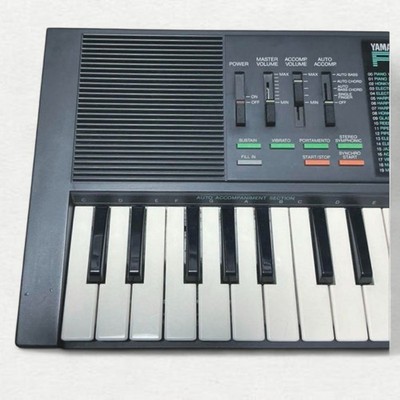 Yamaha PSS-270 Electronic Keyboard 49 Key Synth Built-in Effects
