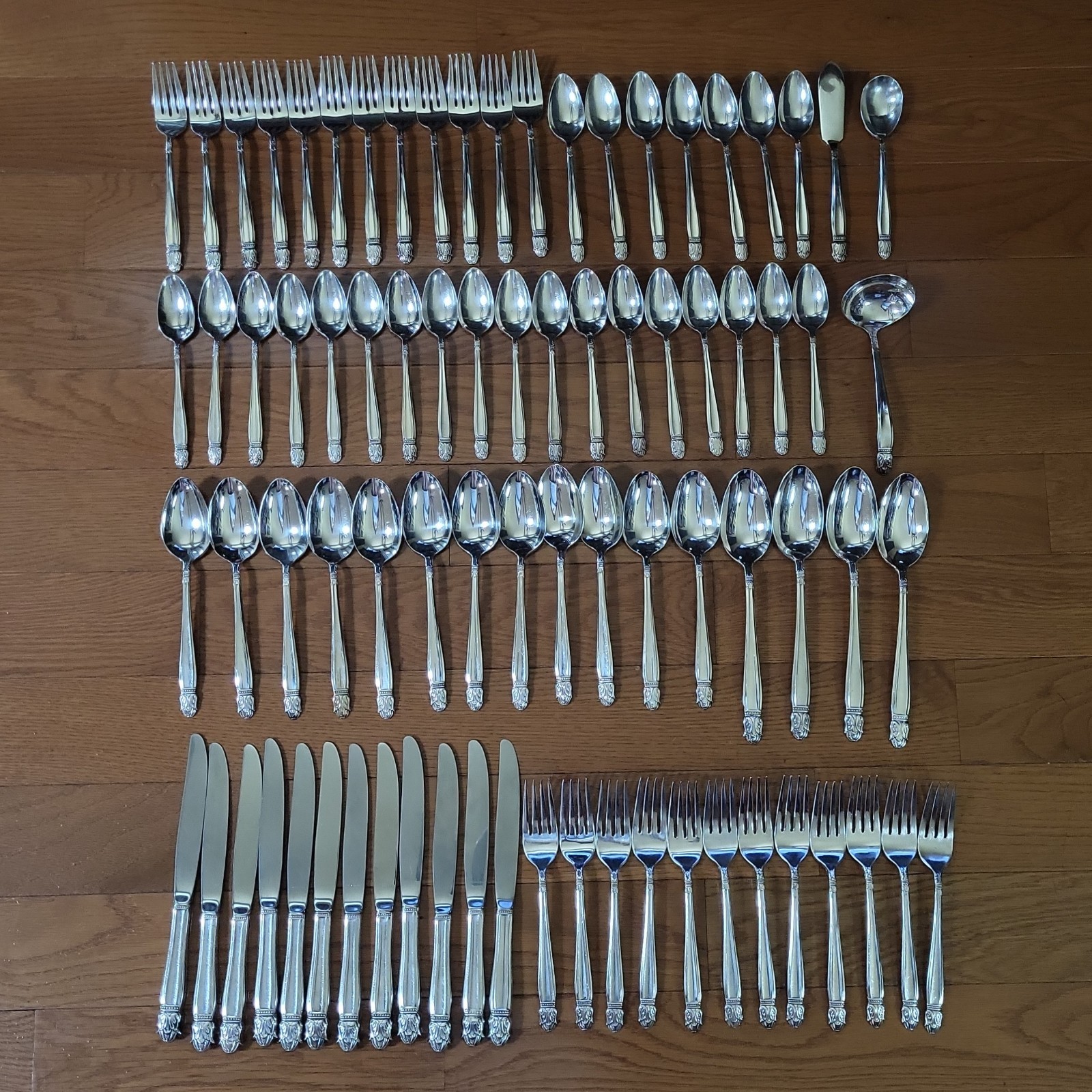 Service for 12 DANISH PRINCESS Silverplate Holmes & Edwards Flatware Set in Case