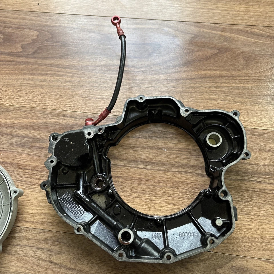 Husqvarna Te SMR 510 2010 cubierta de embrague tapa de línea de aceite motor OEM Foto 3 de 3