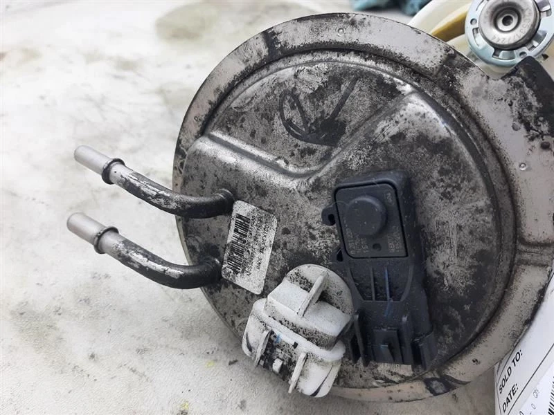 Conjunto de bomba de combustible 09-14 CADILLAC ESCALADE ESV 19299715 Foto 2 de 4