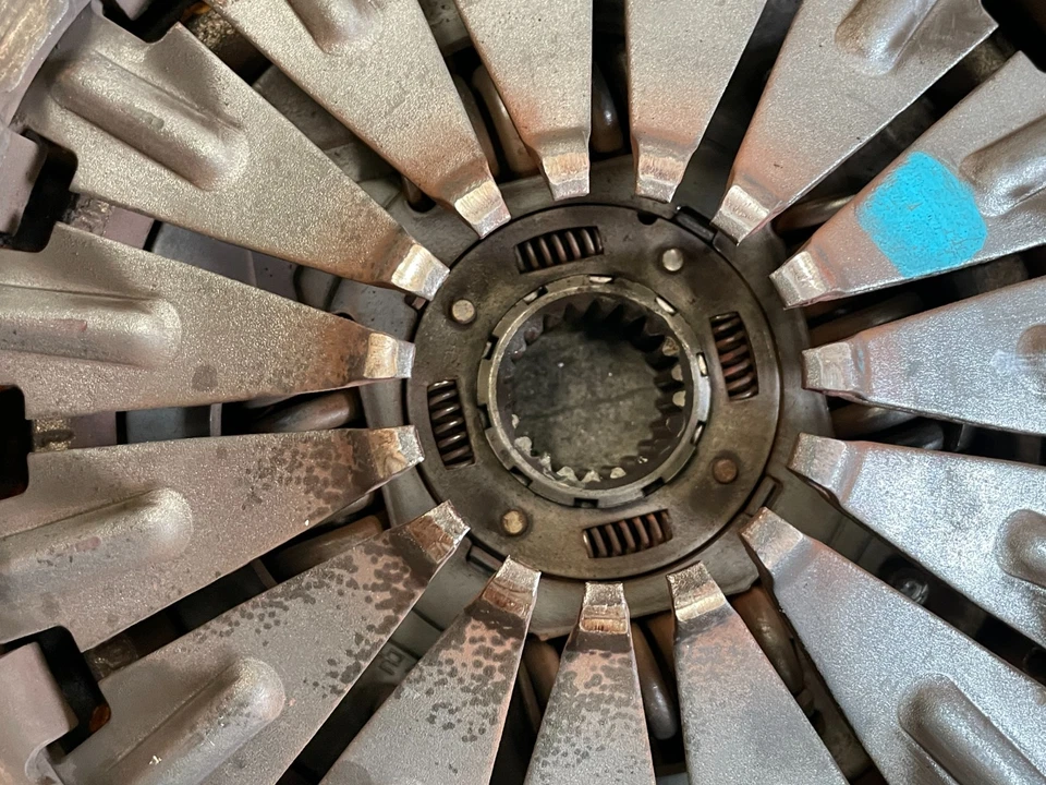 Cubierta de placa de fricción de embrague Lotus Evora 2010-2014 volante automático 1612 OEM Foto 2 de 4