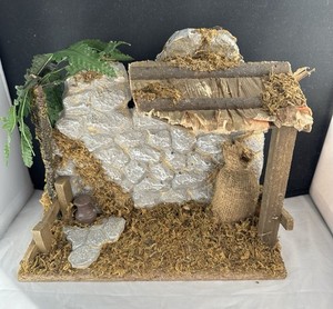 Vintage Wood & Straw Stable For Nativity Set