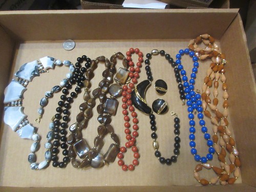 VINTAGE LOT OF 13 NECKLACES, 2 HEISHI,MULTI-STRAND,LUCITE