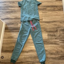 FIGS Women  s Scrubs Set XS Green Solid Technical Collection V-Neck Top Pants