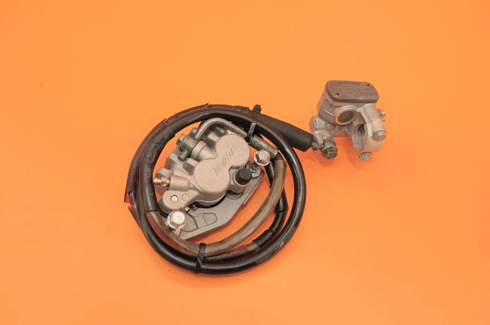 2001 01-06 RM125 RM 125 OEM Pinza de freno delantera cilindro maestro soporte manguera Foto 2 de 4