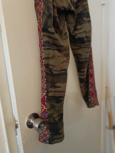 JOHNNY WAS GREEN LEGGING SIZE LARGE - Picture 2 of 7