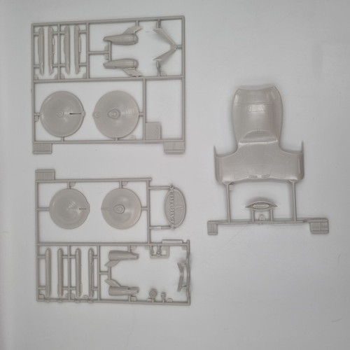 AMT/ERTL 8787 STAR TREK U.S.S. Enterprise Flight Display Vintage 1995 Model Kit - Picture 7 of 7
