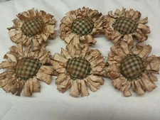 Primitive  Bowl Fillers/Flowers/Green Plaid Center/Grunged