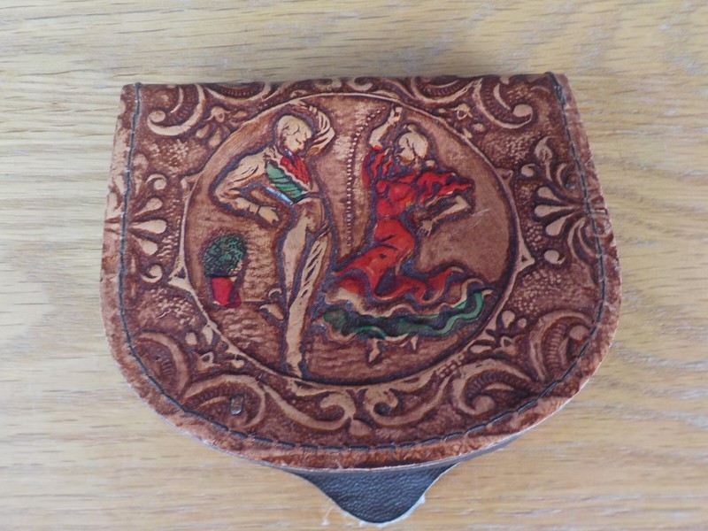 Vtg Small Leather Tooled Coin Purse Picture of Flamenco Dancers Made In Mexico?
