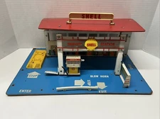 Vintage SHELL Service Gas Station Fold Up Toy Hong Kong Kresge Metal Plastic