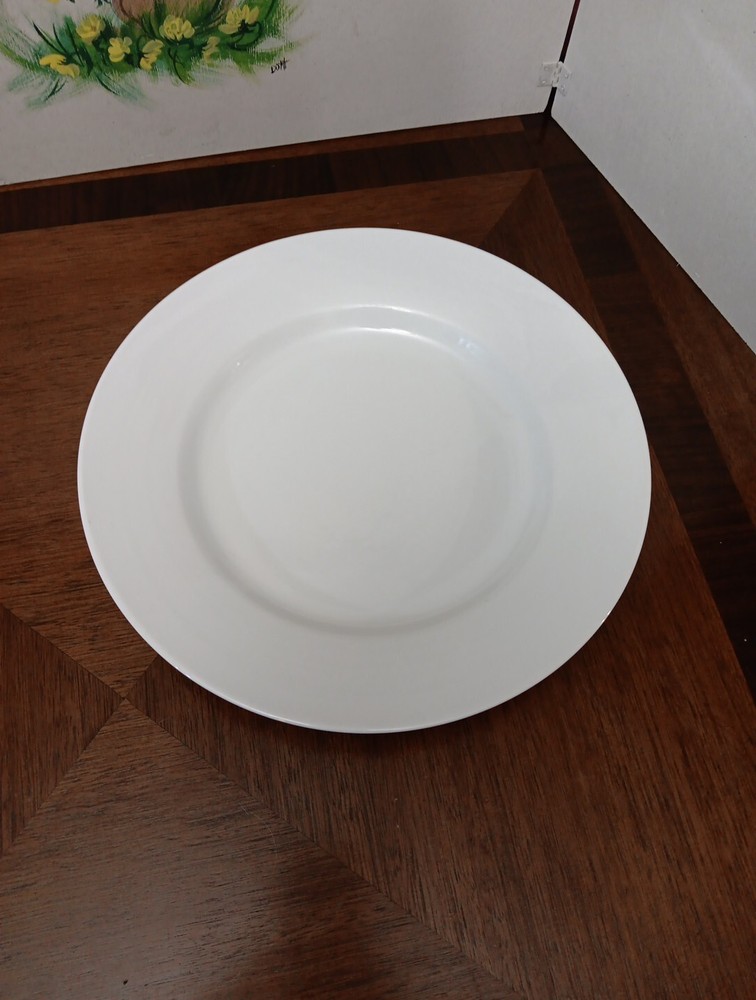 POTTERY BARN Great White Traditional Rim Shape Chop Plate 12 1/4