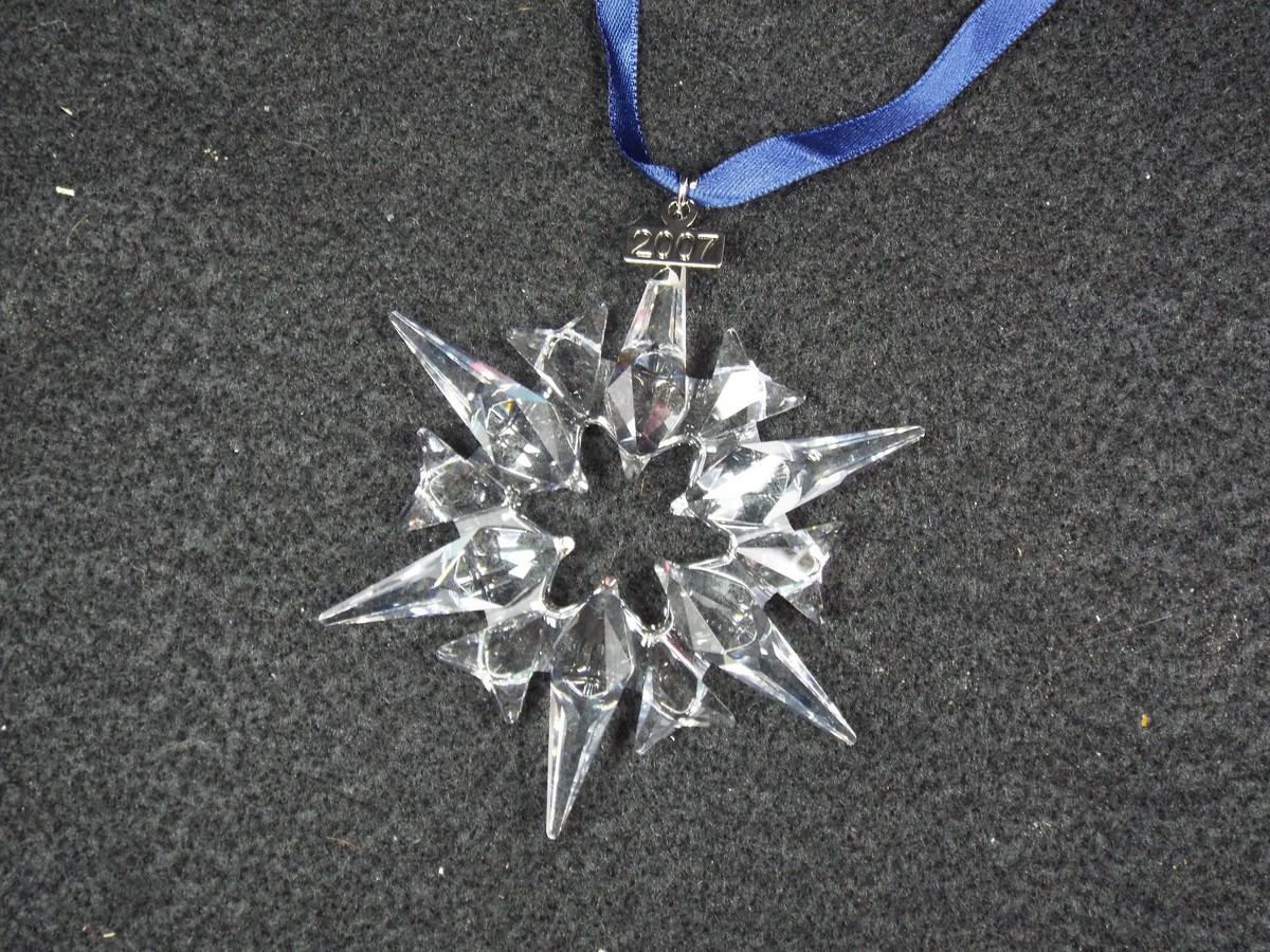 Swarovski Crystal 2007 Christmas Ornament Snowflake #9400 NR 000