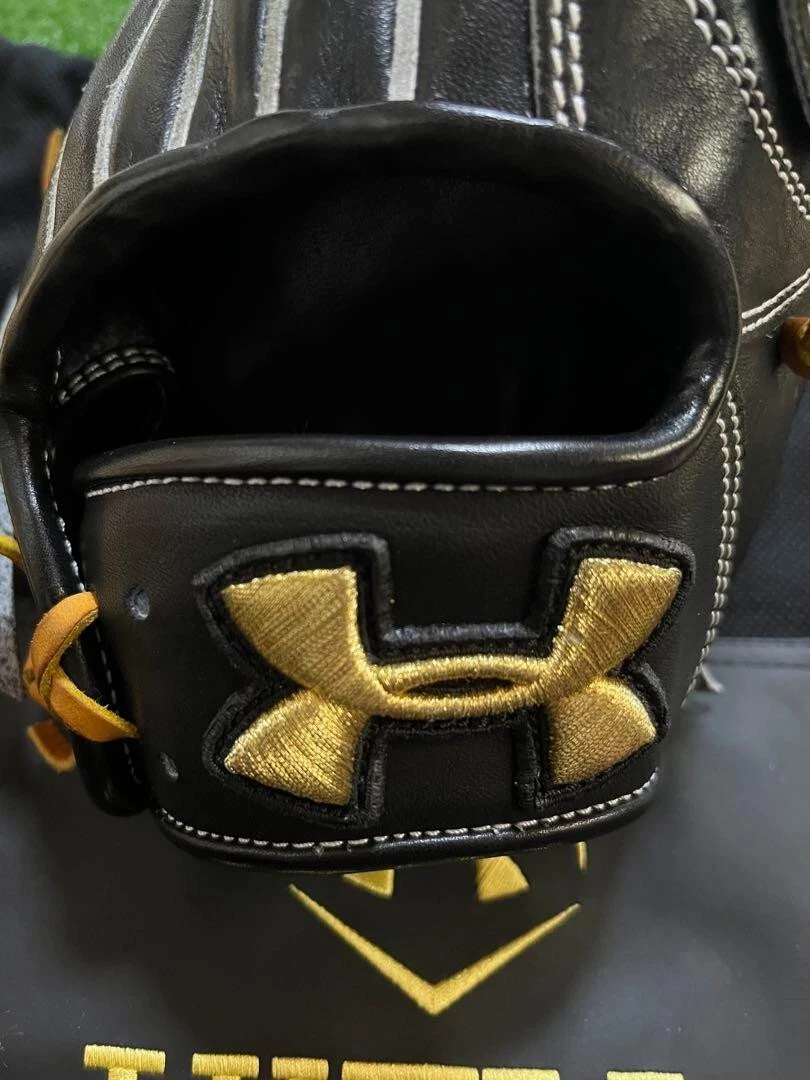 UNDER ARMOUR BASEBALL GLOVE OUTFIELD MADE IN JAPAN I WILL