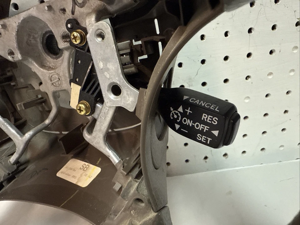 2004 Toyota Tundra SR5 Steering Wheel 45103-0c020 - Image 3 of 4