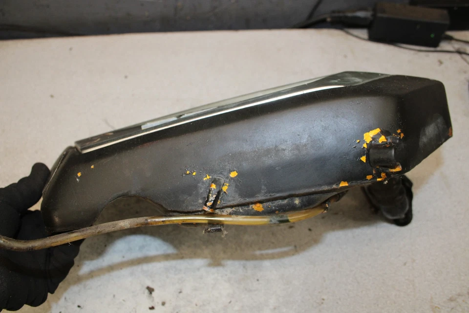 1972 Yamaha DS7 250 OIL TANK RESERVOIR 7034.ABG - Image 4 of 4