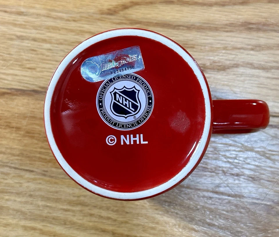 Небольшая кофейная чашка с логотипом крылатого колеса Detroit Red Wings товары НХЛ красная - Изображение 3 из 4