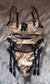 New Agent Provocateur Amelea Nude Pink Black Lace 3 Piece Set 32C 2