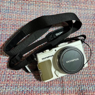 Appareil photo numérique compact blanc OLYMPUS STYLUS XZ-2 accessoires pour o... - Photo 1/4