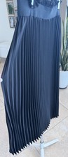 Aritzia Babaton Women's Black Skirt Size XS. Excellent Condition