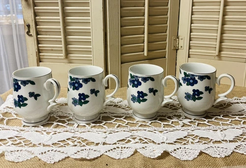 Royalton China Porcelain Mugs set Of 4 Japan Blue Green Flowers 1960's   “F”
