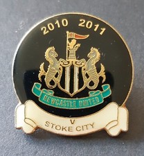 Official Newcastle United Pin Badge 2010-2011 v Stoke City💥