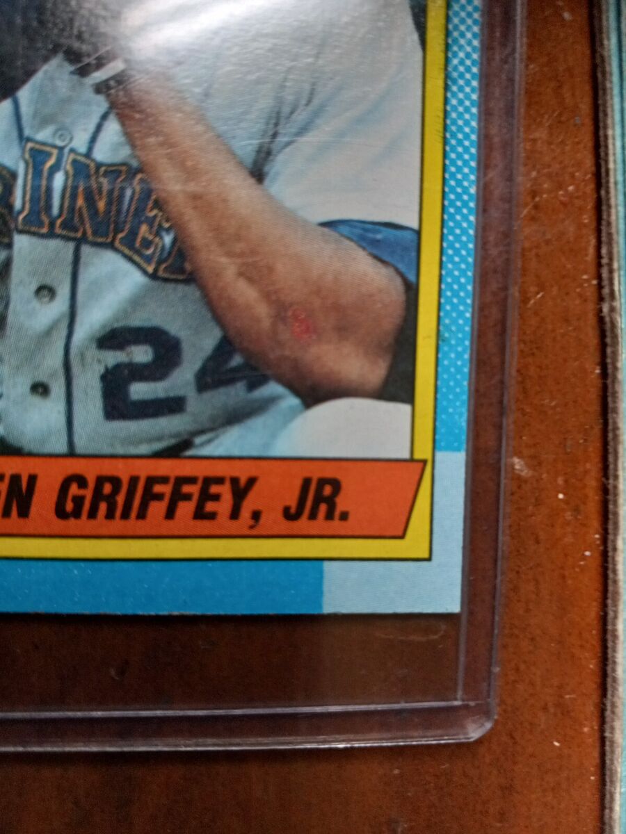 1989 Topps Ken Griffey Jr. #336 Rookie Card (Bloody Scar 1989 Topps Ken Griffey Jr. #336 Rookie Card (Bloody Scar