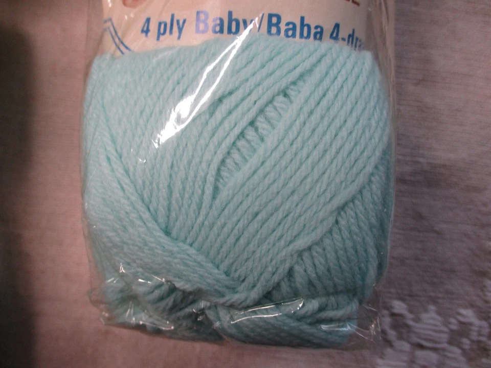 Lote de 5 - PATONS Courtelle vintage, bebé de 4 capas, verde pálido, 50 g, 100 % acrílico Foto 3 de 4