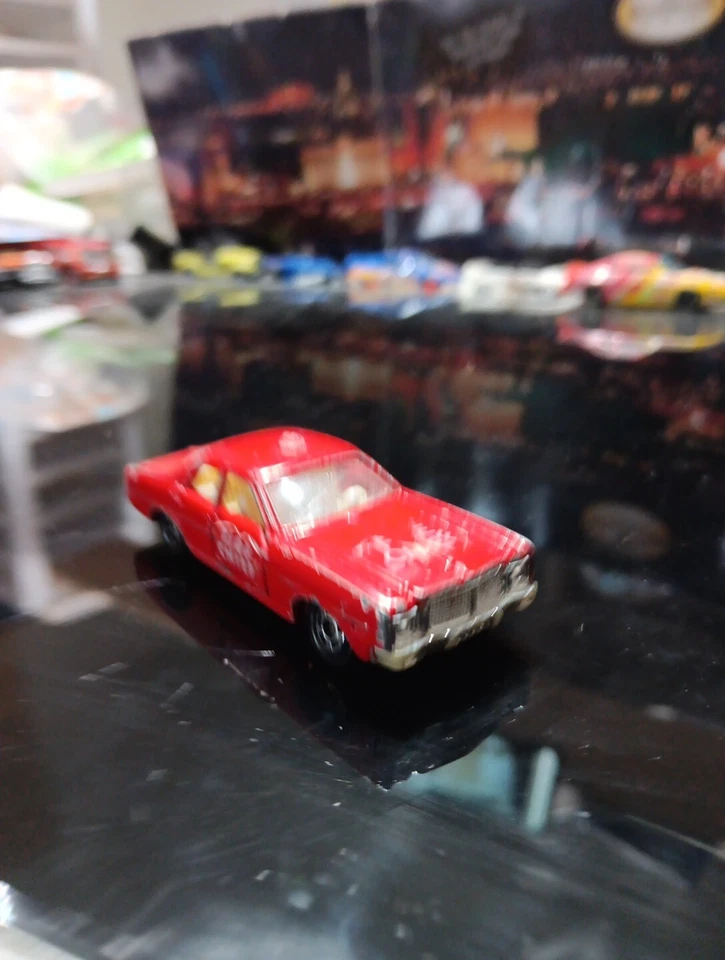 Tomica Dodge Coronet Custom 1978 Fire Chief TOMY Japan 1:64 Die Cast - Image 3 of 4