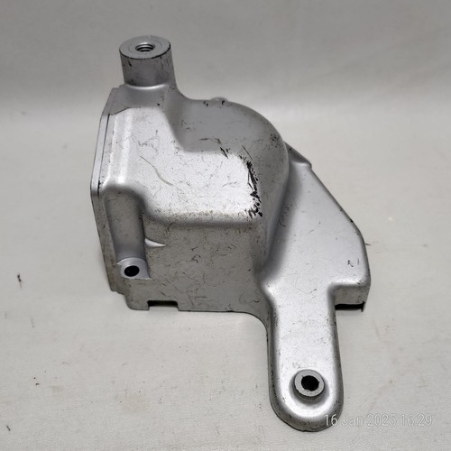 Suzuki GT125 GT 125 Oil Pump Cover A 11410-36200 / 11410-36201 NOS JP - Picture 2 of 12