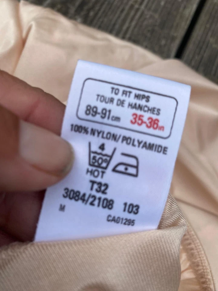 ST MICHAEL TAMANHO 10 - 12 ROSA BRILHANTE MEIO DESLIZAMENTO PREGA RENDA ACABAMENTO CINTURA ELÁSTICA - Imagem 4 de 4