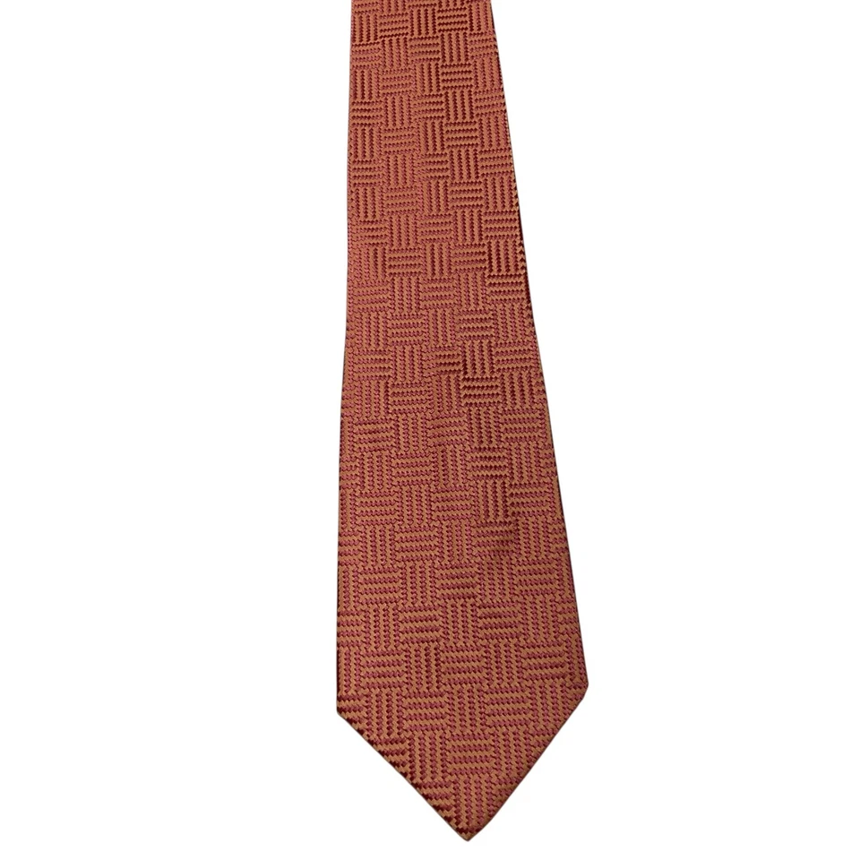 Gravata masculina CHARVET 100% seda designer de luxo FRANÇA geométrica pêssego/rosa em excelente estado usado - Imagem 2 de 3