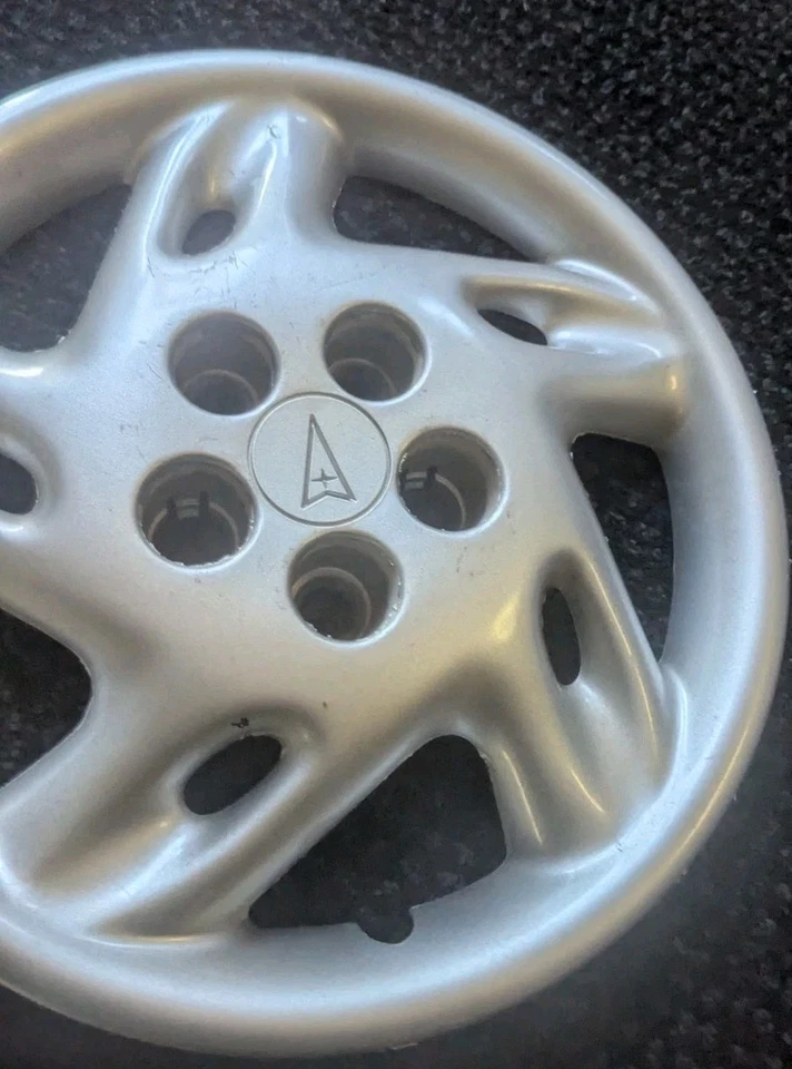 1995-1998 PONTIAC GRAND AM/SUNFIRE 14 INCH WHEEL COVER #9592477 - Image 4 of 4