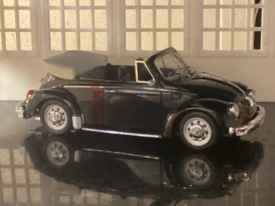 1978 Volkswagen Beetle Cabriolet 1303 Noire by Jouef - Image 2 of 4