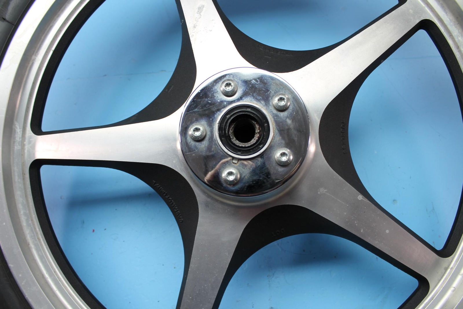 1322 96 HARLEYDAVIDSON SOFTAIL THUNDERSTAR FRONT WHEEL RIM 21X2.15