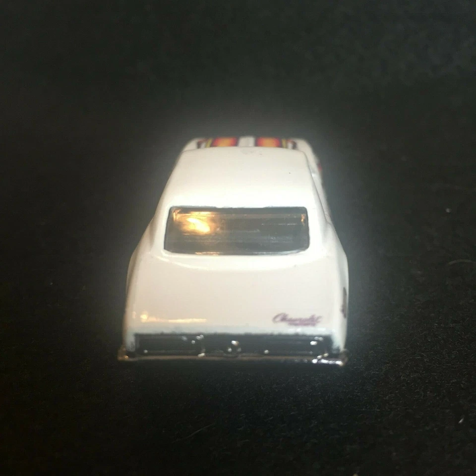 Calcomanía transparente de tobogán acuático 1:64 para 67 Camaro Purple Flames Foto 4 de 4